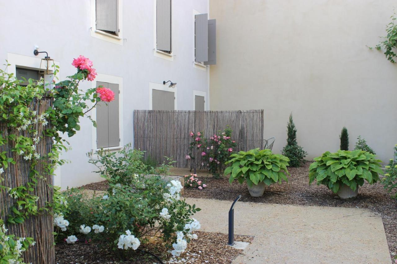 Entre Les Sorgues Ardoise Apartamento LʼIsle-sur-la-Sorgue Exterior foto